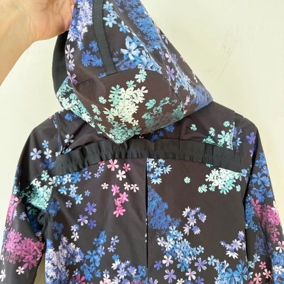 Lululemon Run Bandit Hooded Jacket Black Multicolor Floral Petal Pop 4 - Picture 11 of 12